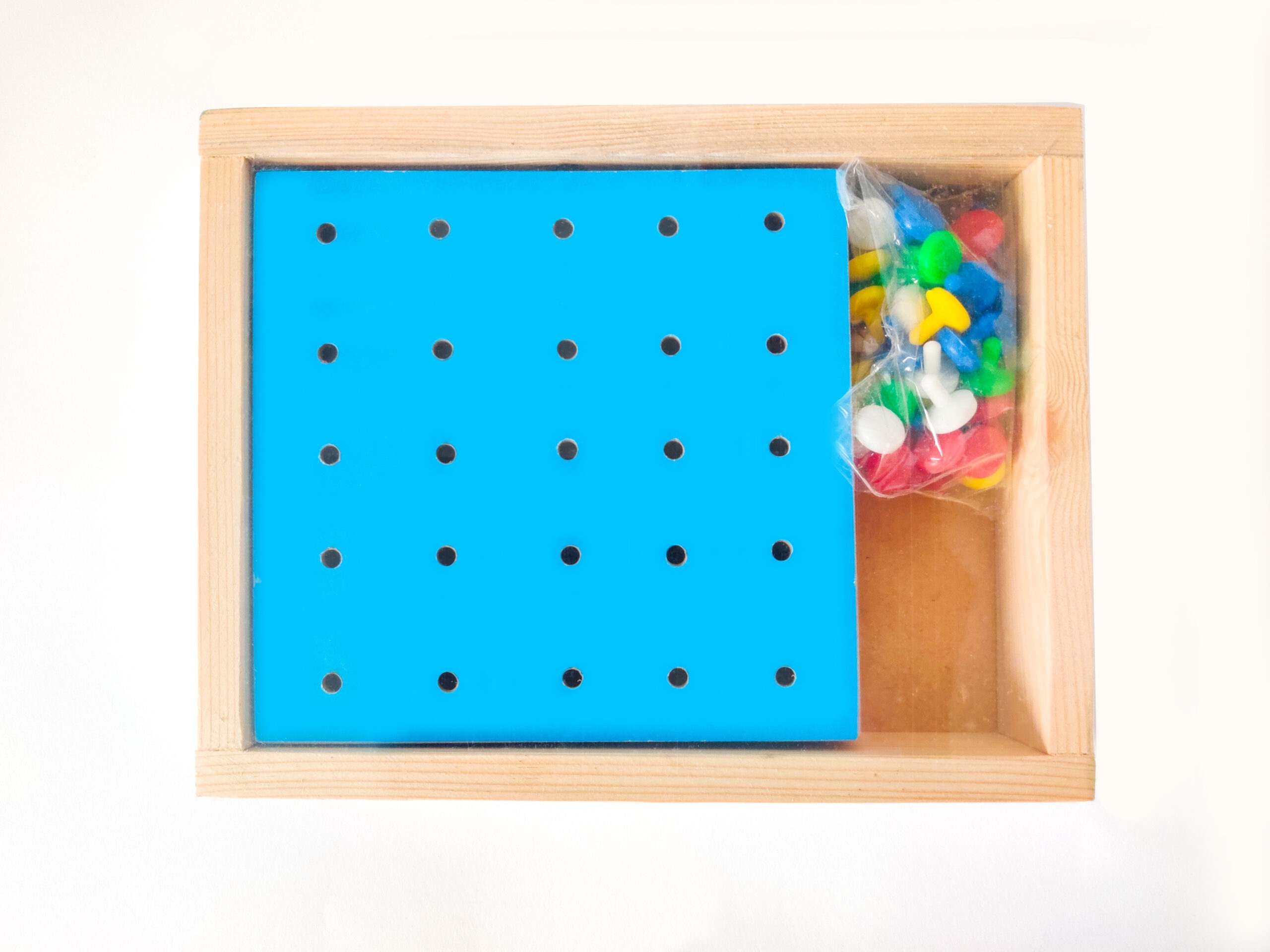 Travel Toy - Peg Pattern Board